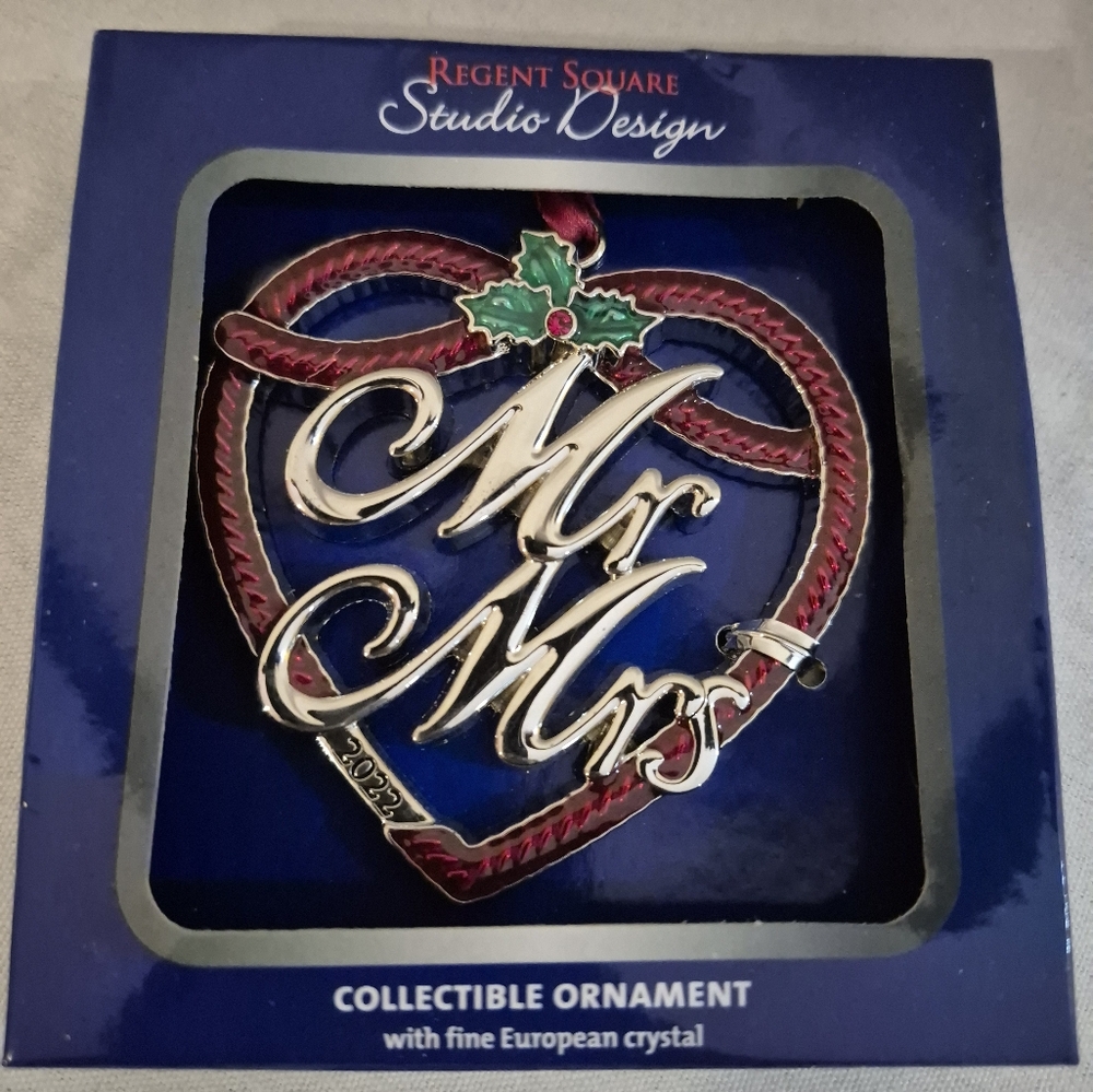 Regent Square Mr & Mrs Ornament